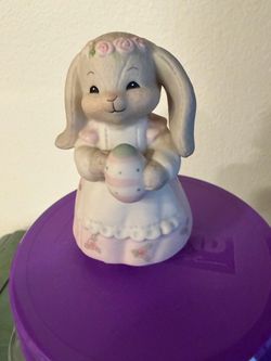 1984 Lucy Rigg Signed Easter Bunny Figurine