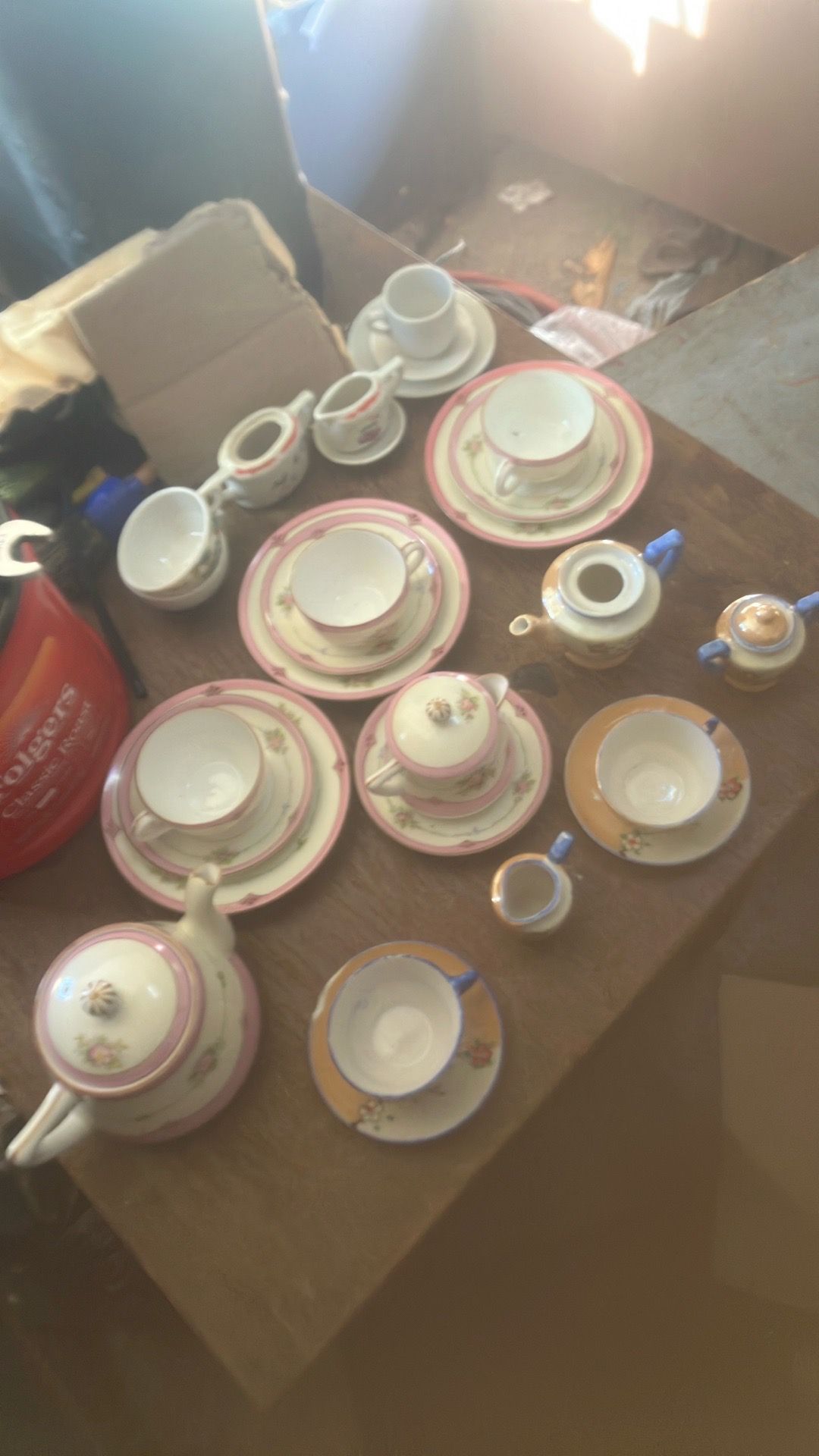 Miss match tea cups and saucers
