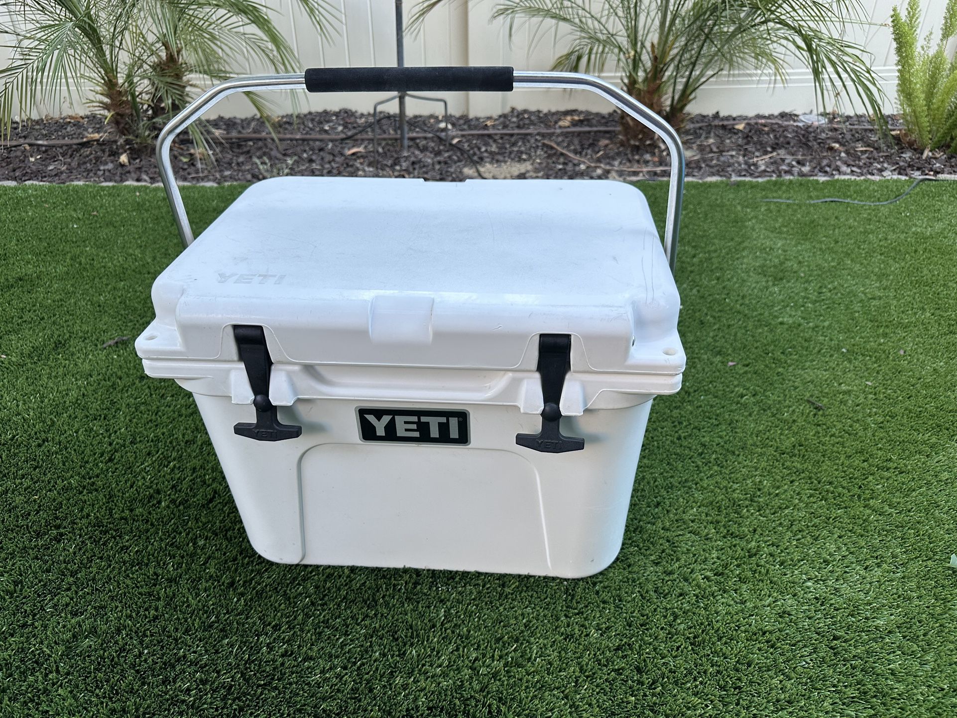 Yeti Roadie 20 Cooler