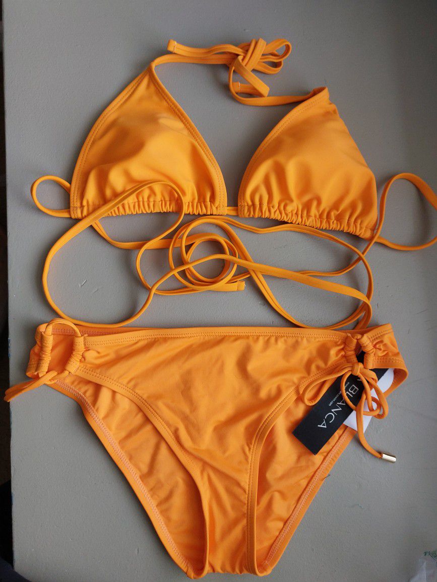 New Beautiful Bathing Suit Size SMALL.  👀 SEE PHOTOS.   Cash Pickup Only 