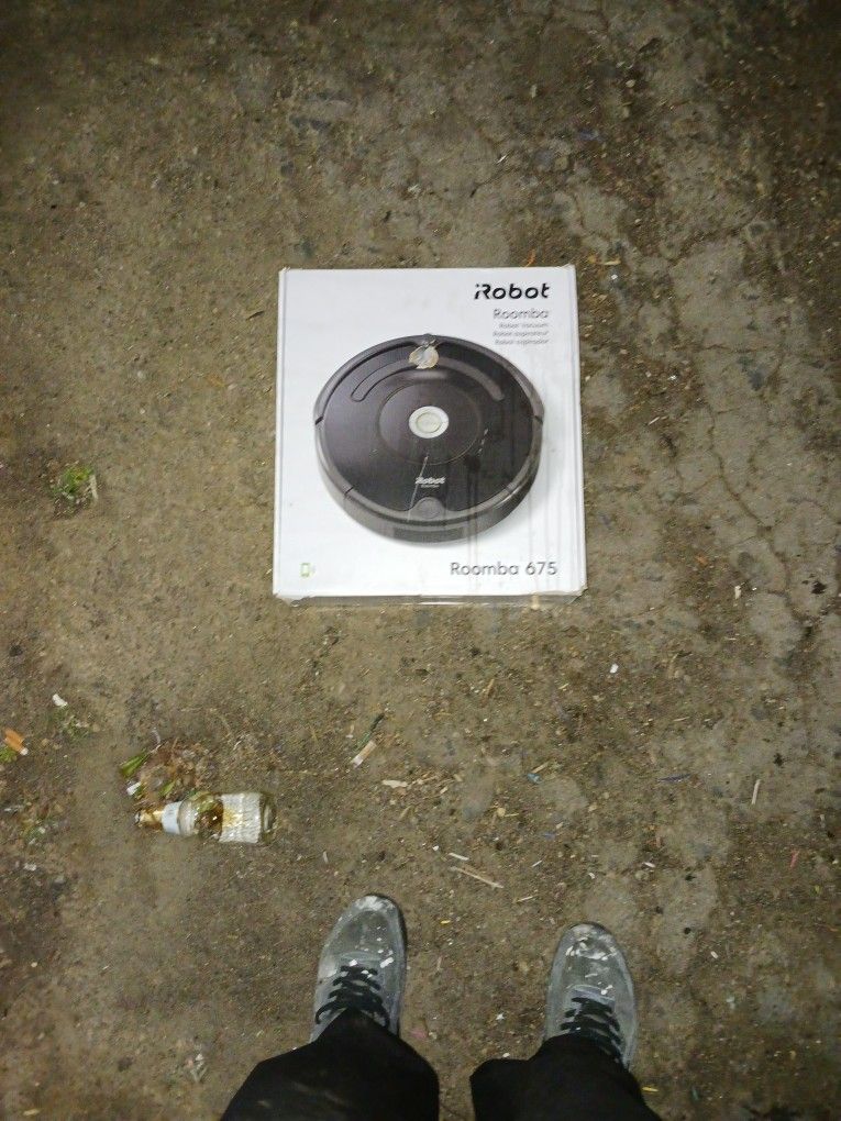 Brand New In The Box Never Been Open Never Been Used I Robot Roomba 675 Retail Value $250