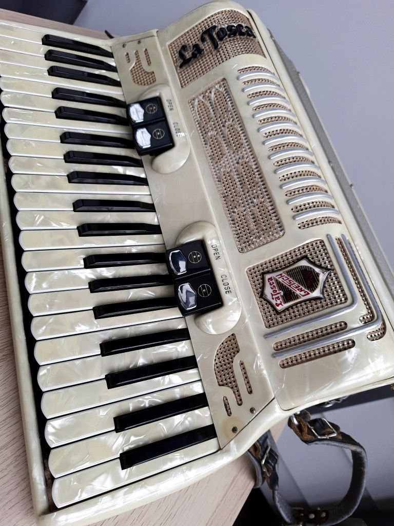 Piano Accordion Gretsch La Tosca Minuetta