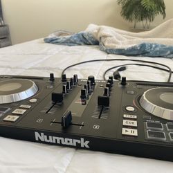 Nummark Music Mixer 