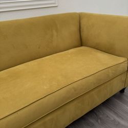 Sofa / Frances Settee