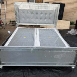 Queen set no mattress