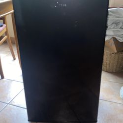 Midea mini refrigerator and freezer