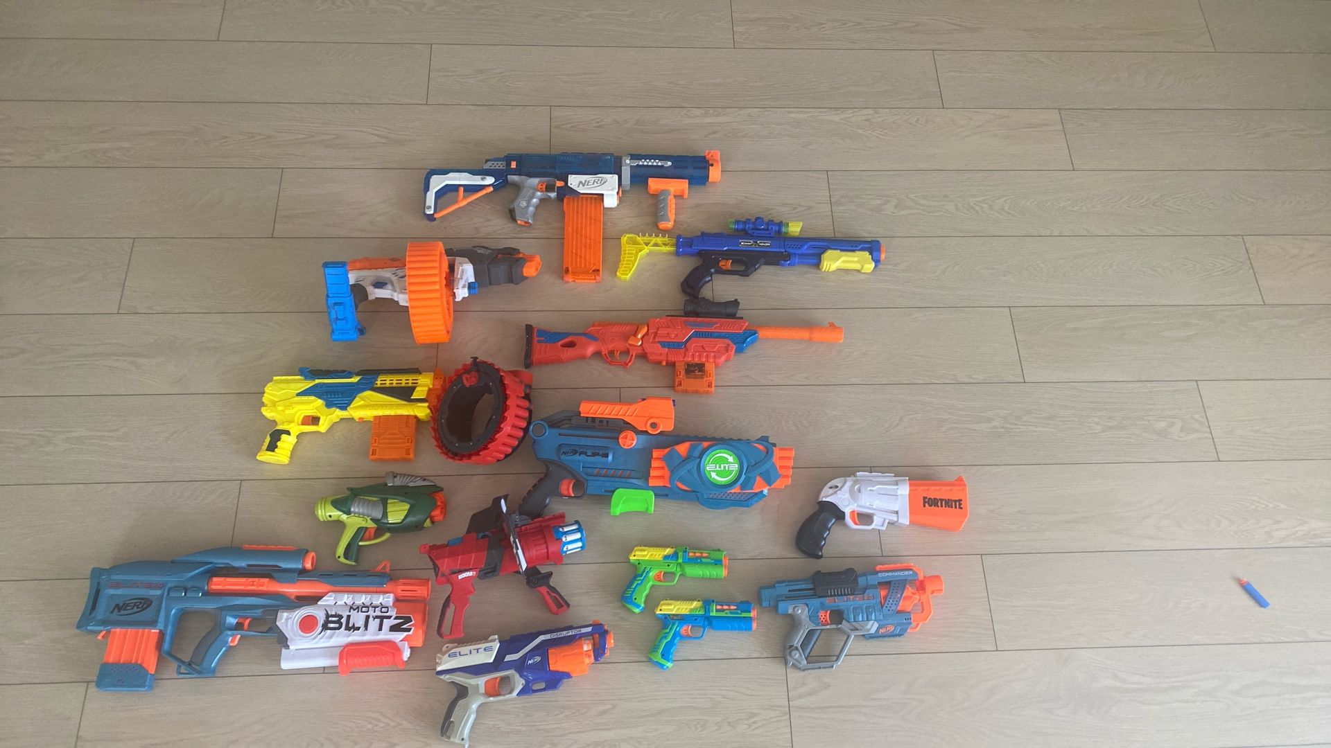 Nerf Gun Lot Of 15 Guns With Darts