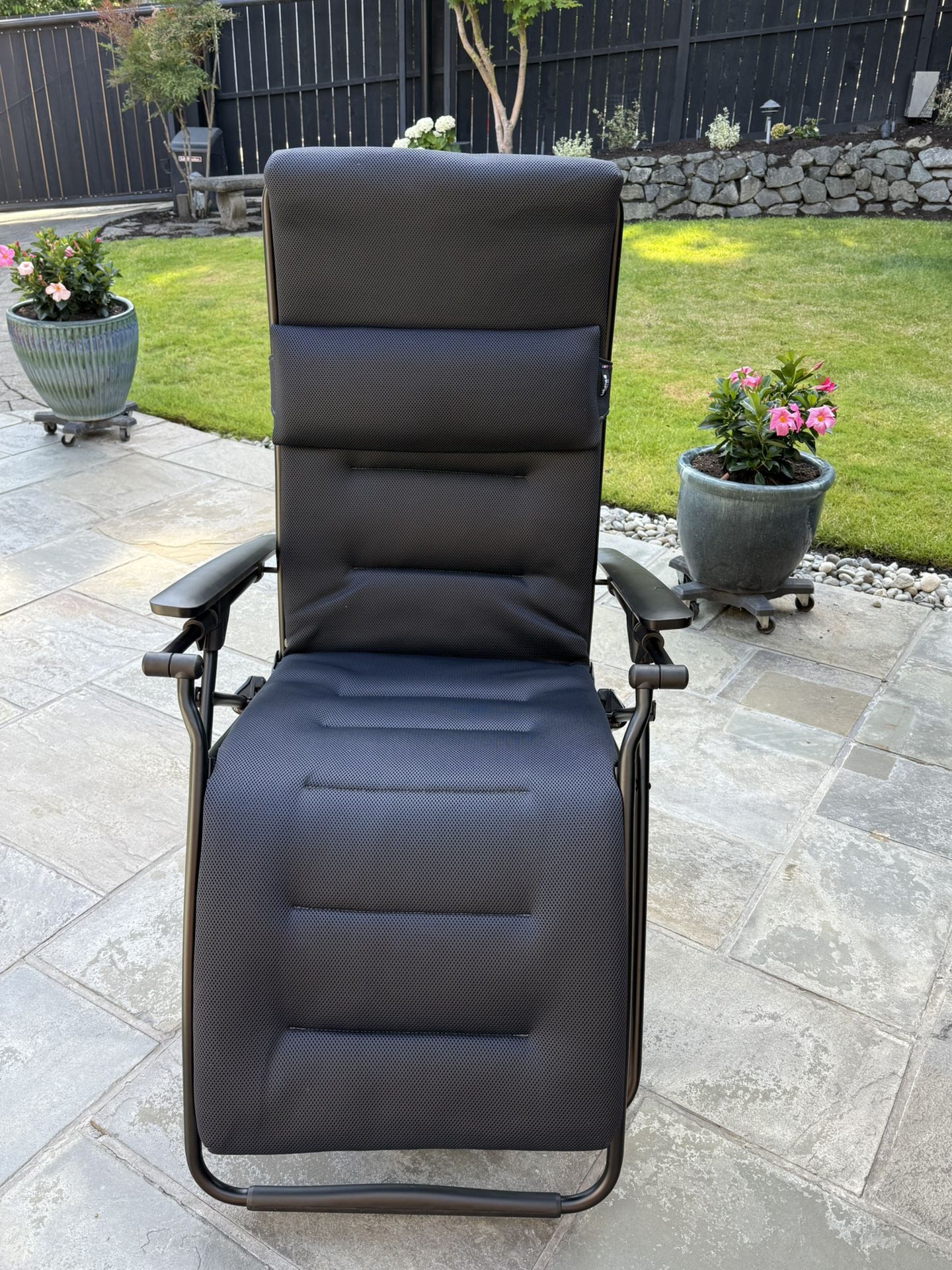 Lafuma Futura Air Comfort Zero Gravity Recliner (Acier Black) Padded Folding Outdoor Reclining Chair