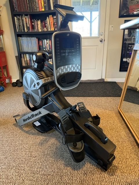 NordicTrack RW500 Rower 2020 Excellent Con - East Windsor, CT