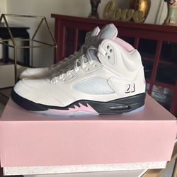 Limited edition Jordan 5 Retro Og “MEDIUM SOFT PINK” size 10.5
