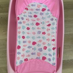 Baby bathtub with infant sling
