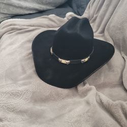 Great Condition Woman's Black Cowboy Hat W/hearts On The Band 7.5