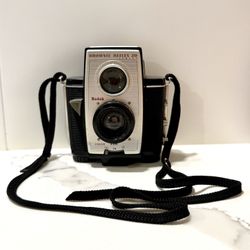 Vintage Kodak Brownie Reflex 20 Camera – Untested – With Strap