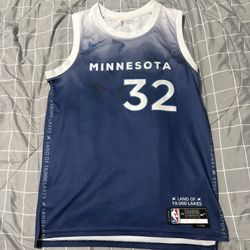 Karl Anthony Towns Men’s M Wolves Jersey 
