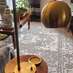 One Single Reading Lamp