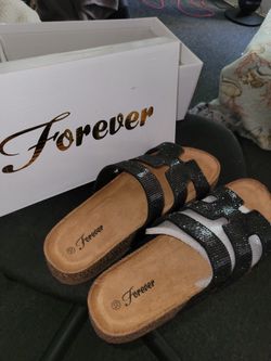 Forever Sandals: Size 10 Women (Black)