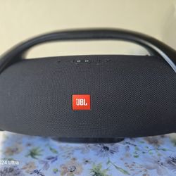 JBL BOMBOX