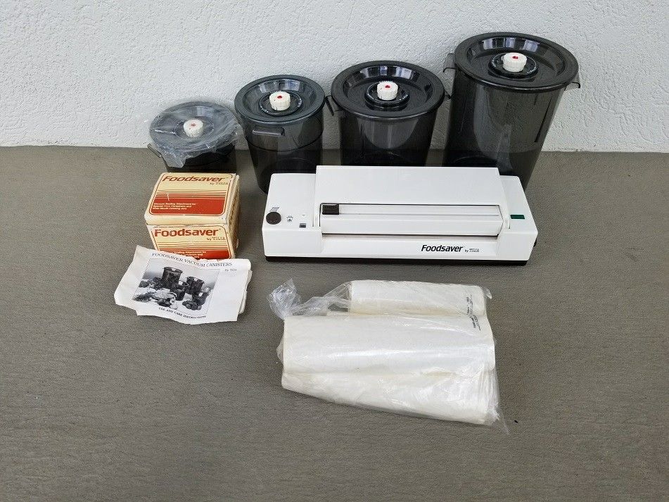 Tilia Vacuum Foodsaver + 4 Canisters/Lids/Hose/Jar-Attachment/4 Bag Rolls MADE IN ITALY