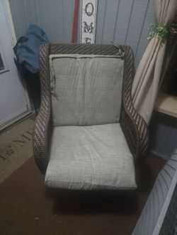Wicker patio chairs x2
