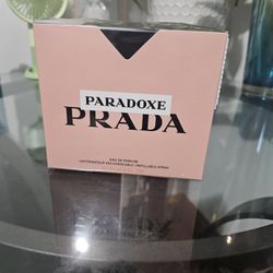 Prada Paradoxe