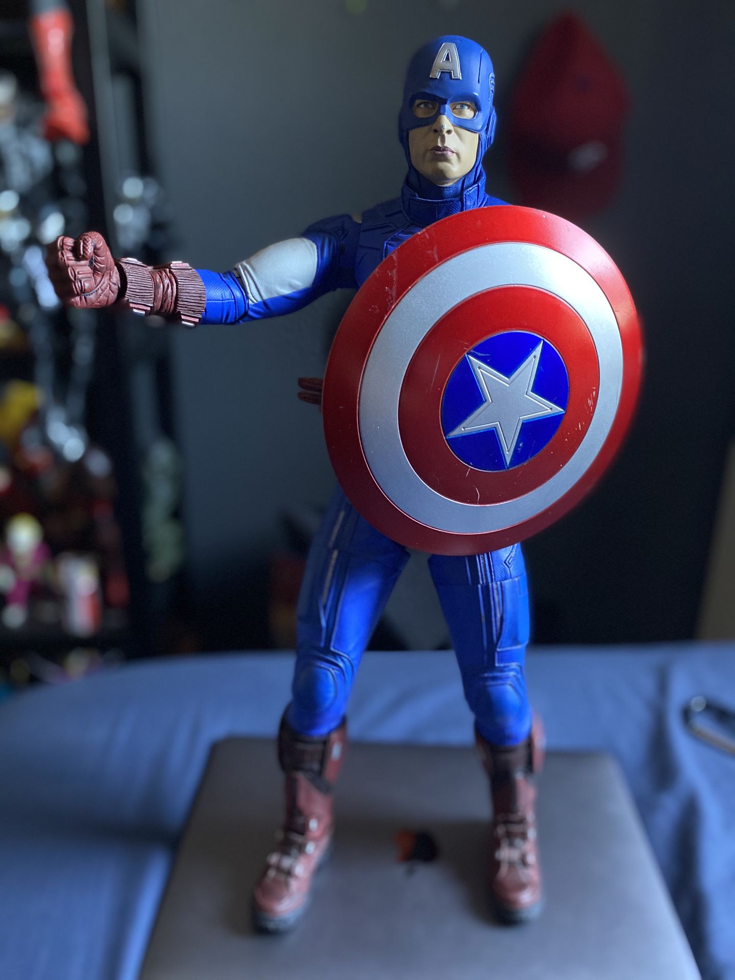 The Avengers Captain America 1/4 Scale Neca OOB