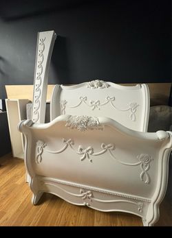 Twin bed