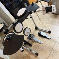 Electronic Drum Set Yoki DD502 