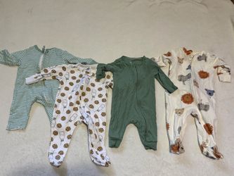 4 Baby pajamas (3) Size 0-3 month (1) size 6 month
