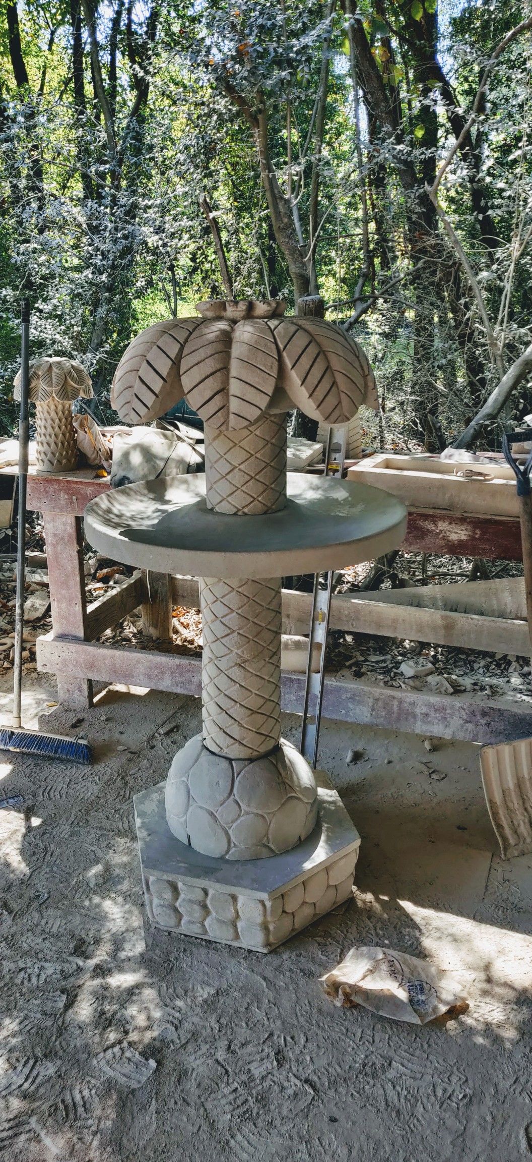 Fuentes/fountains 5'H x 5'W natural stone