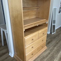 Dresser w Hutch Top