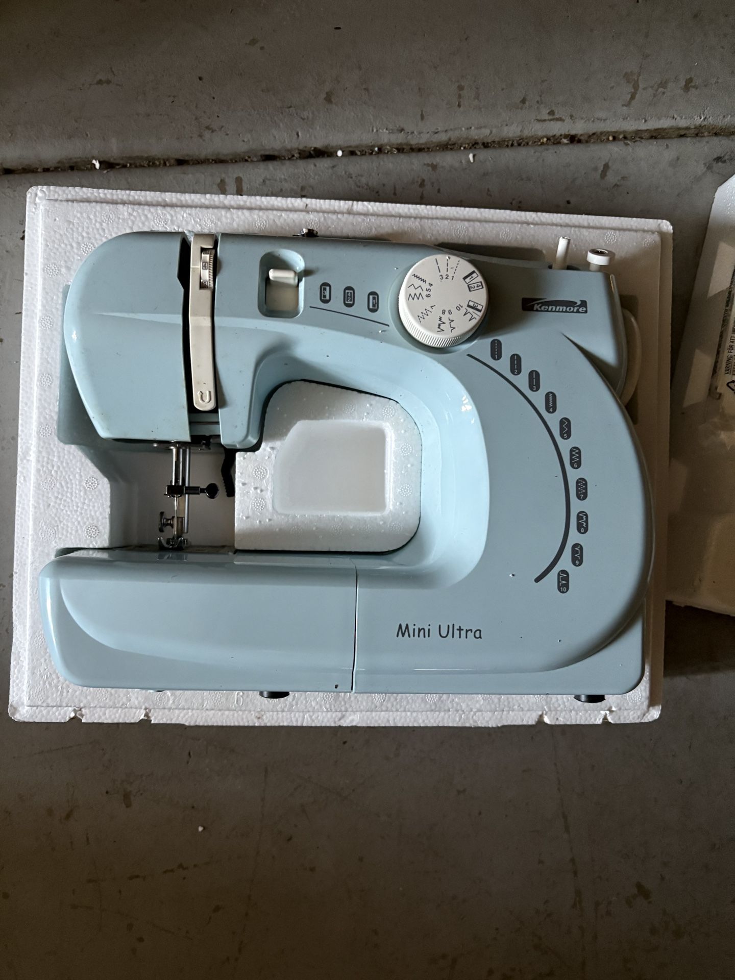 Kenmore Mini Sewing machine