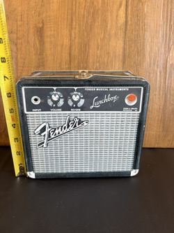 collectible Fender guitar amplifier-themed tin lunchbox, featuring a vintage "Blackface" design.    