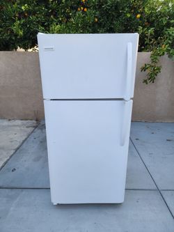 FRIGIDAIRE REFRIGERADOR