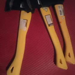 Axes.. 1 Left