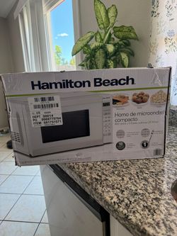 Hamilton Beach 0.9 Cu. Ft. Microwave