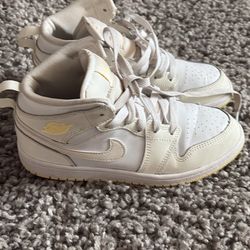 Air Jordan 1 Mid 