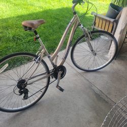 Schwinn  28 Tires 21 Speed S