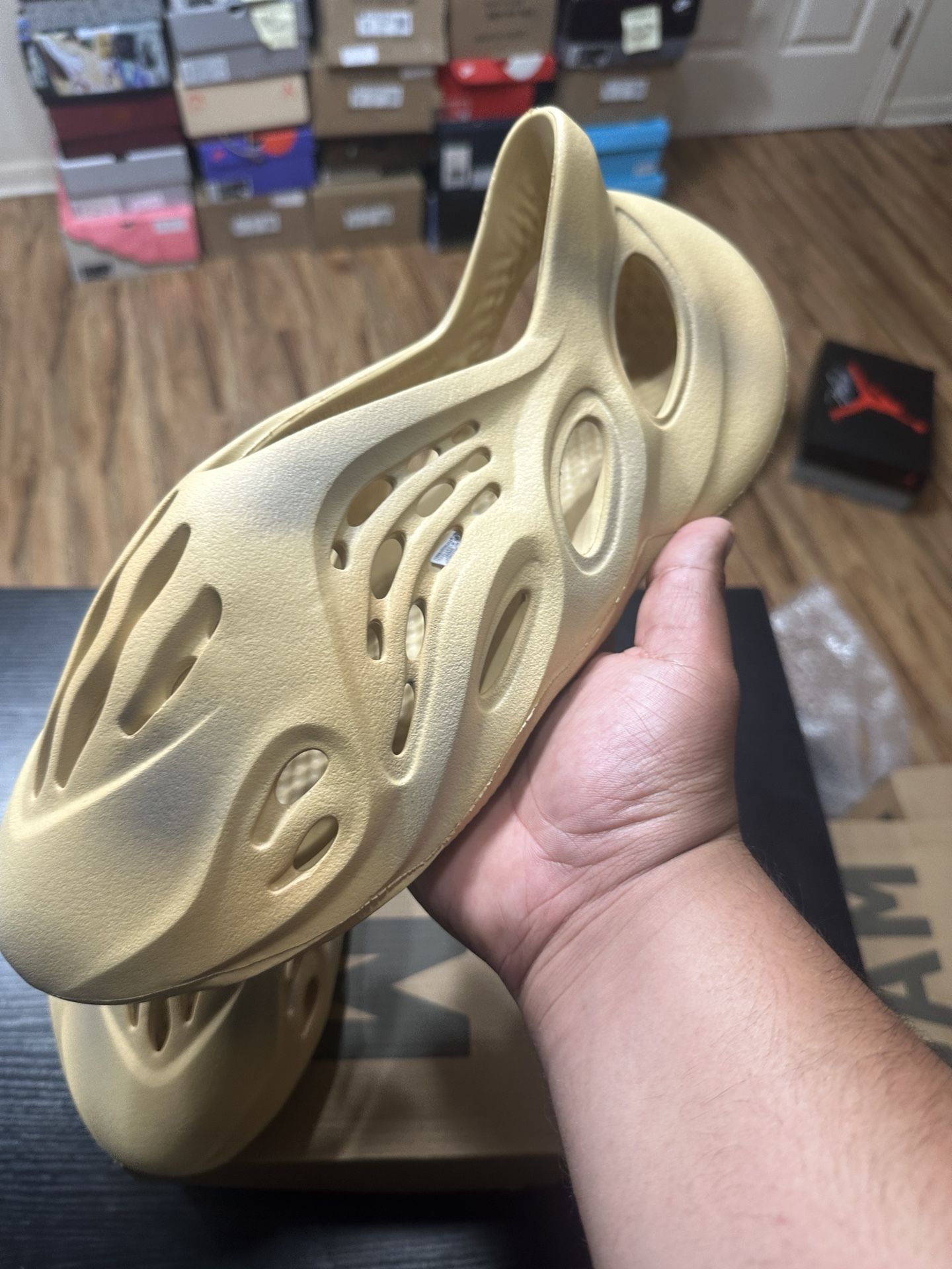 YEEZY FOAM RUNNER “ SULFUR” ⭐️🌟🌝