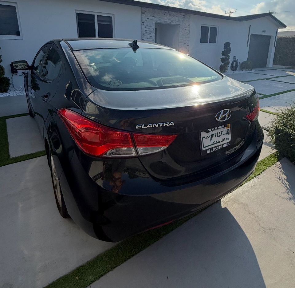 2012 Hyundai Elantra