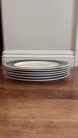 Monterey Bay Dark Green Border Gold dinner plates