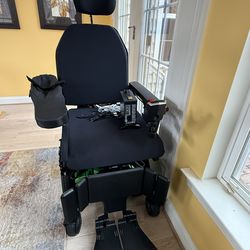 Power hydronic wheelchair