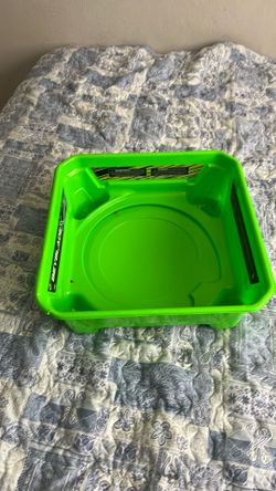 Beyblade bucket stadium (includes two proto launchers)
