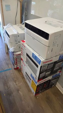 8000 BTU Toshiba air conditioner new open box