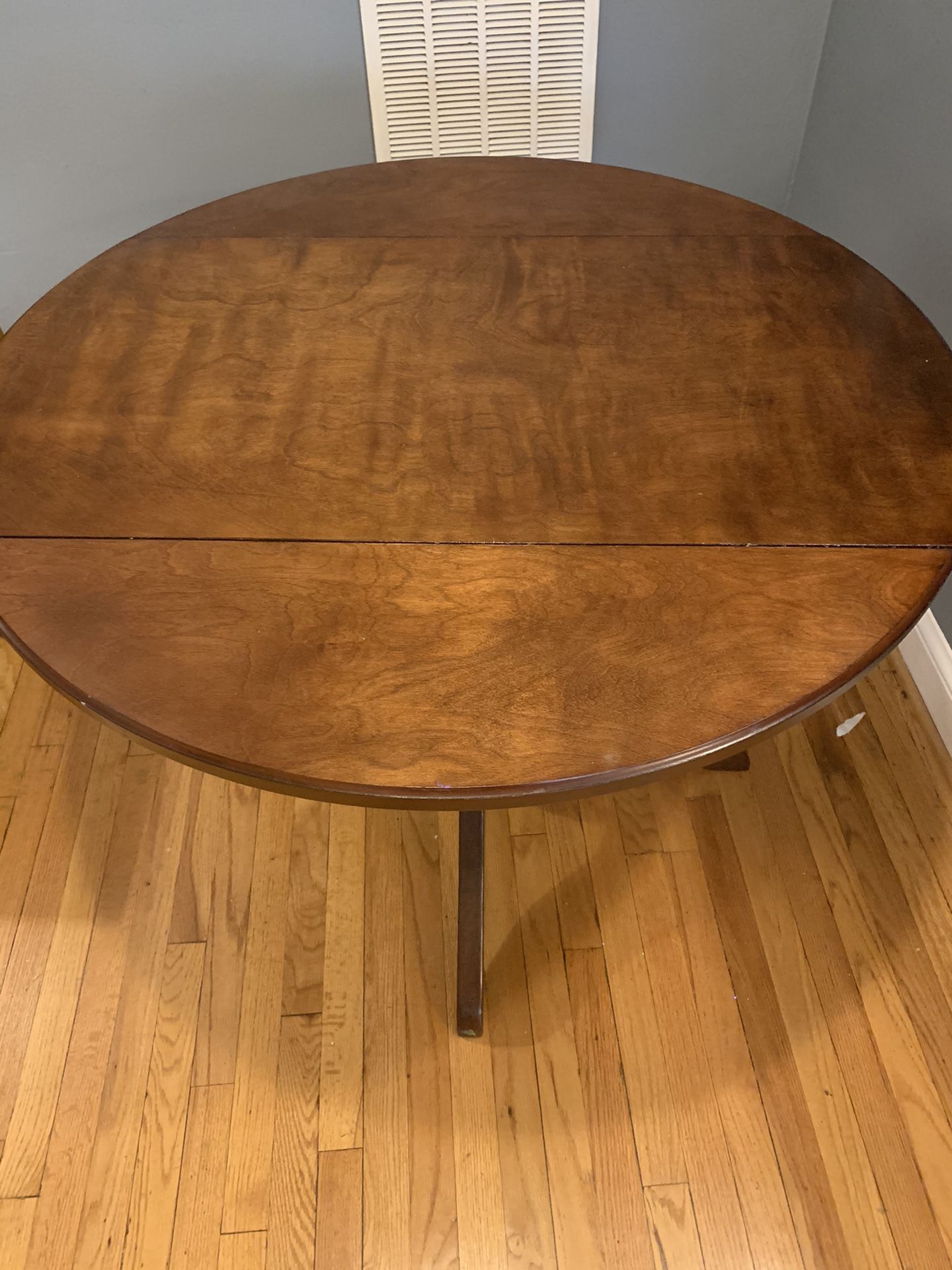 Dining Room Table (and 4 chairs)