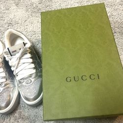 GUCCI WOMEN'S SCREENER GG SNEAKER SIZE 7