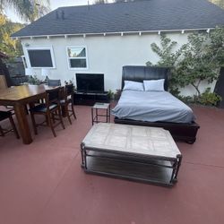  FURNITURE BEDS SOFAS LIKE NEW