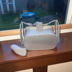 Oculus Go VR WITH CONTROLLER for Sale in Seattle WA OfferUp