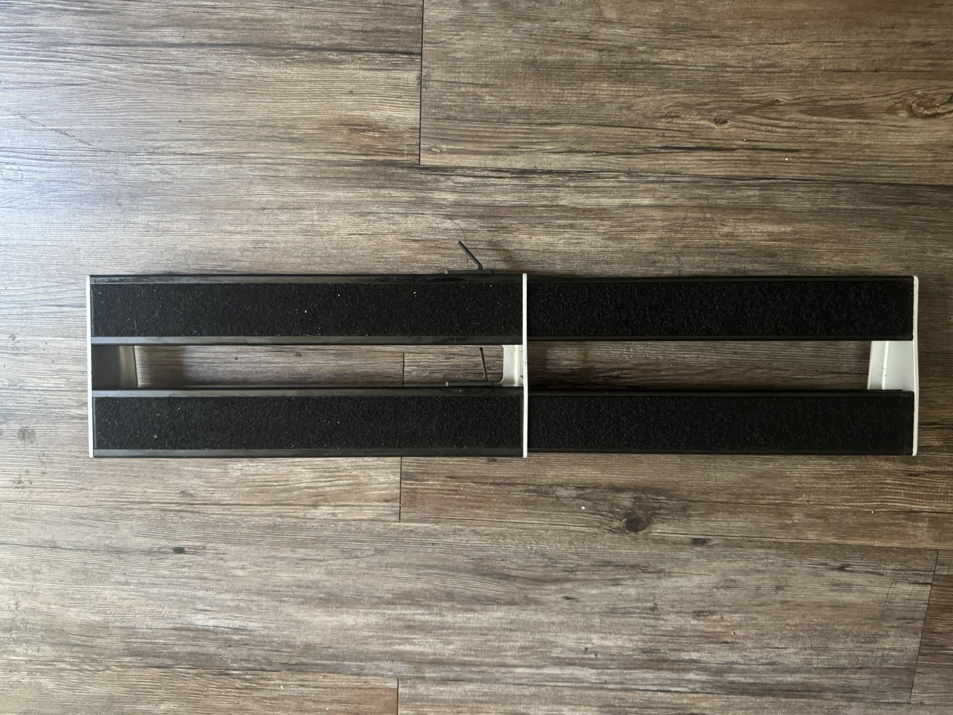 Daddario xpand Expandable Pedal Board 