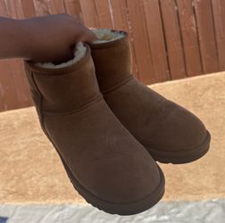 UGGS
