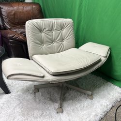 NEW Cream Leather Deck Chair